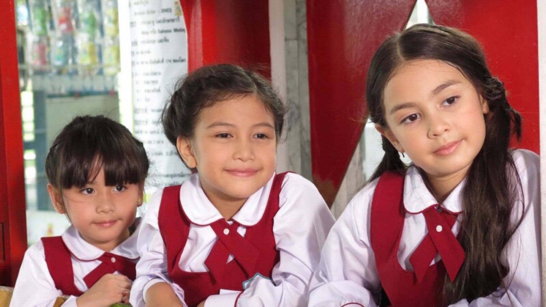 กรรไกร ไข่ ผ้าไหม