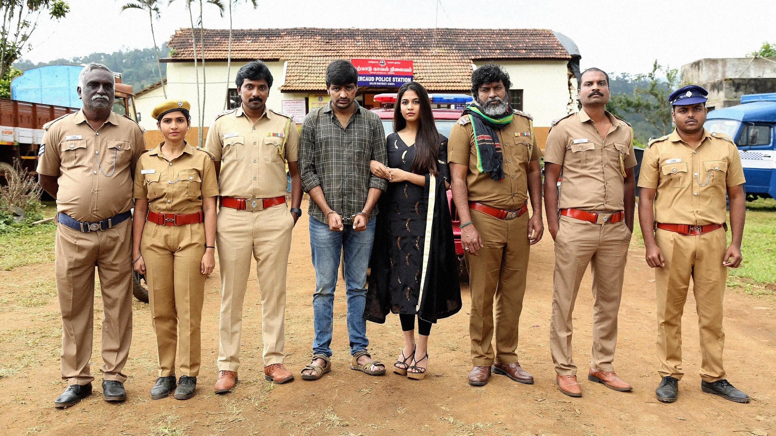 சட்டம் என் கையில்