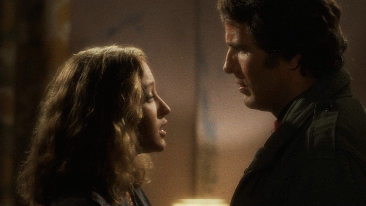 Un uomo in ginocchio