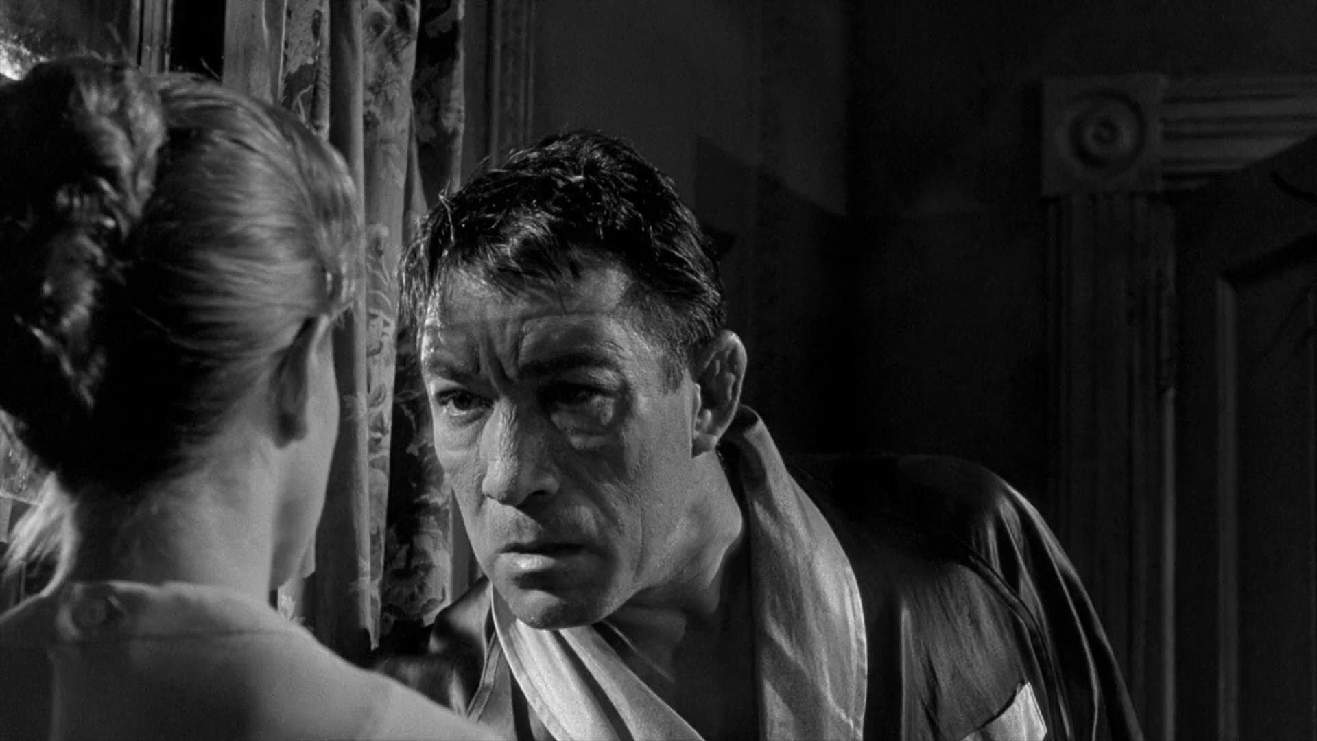 Una faccia piena di pugni