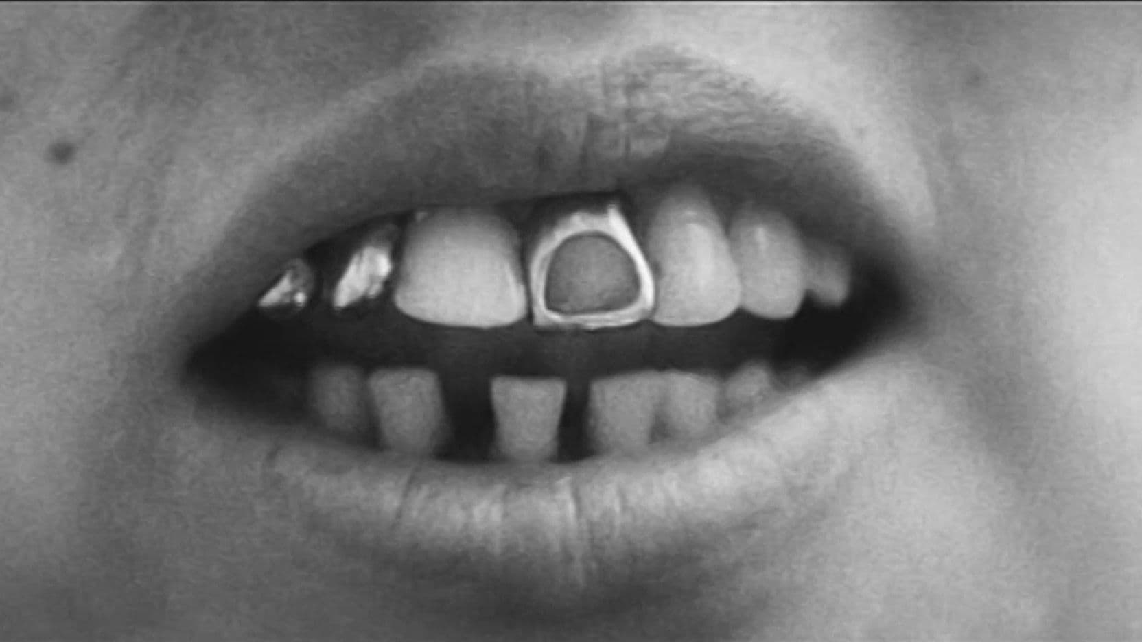 Segreti dietro il muro