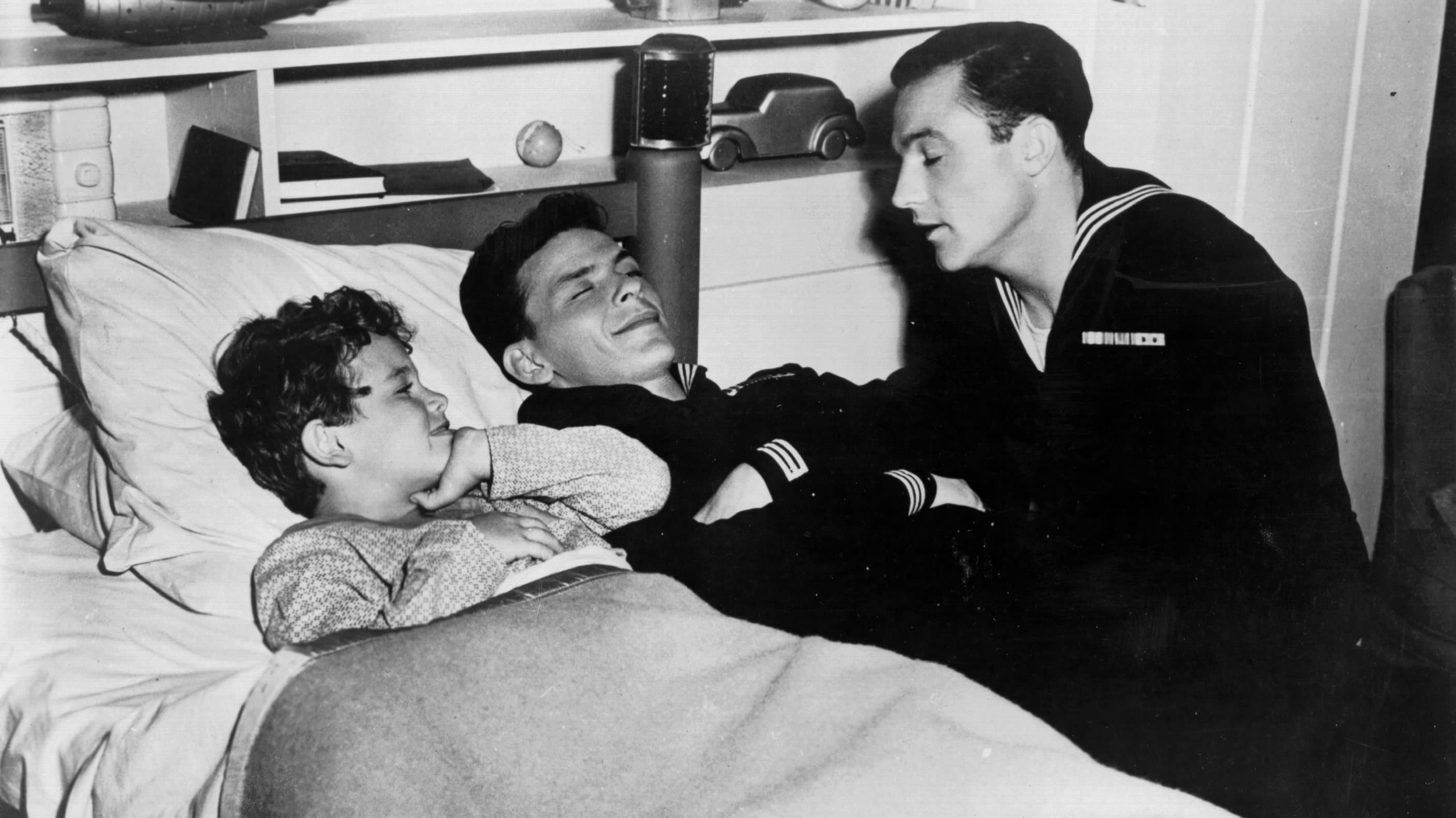 Due marinai e una ragazza