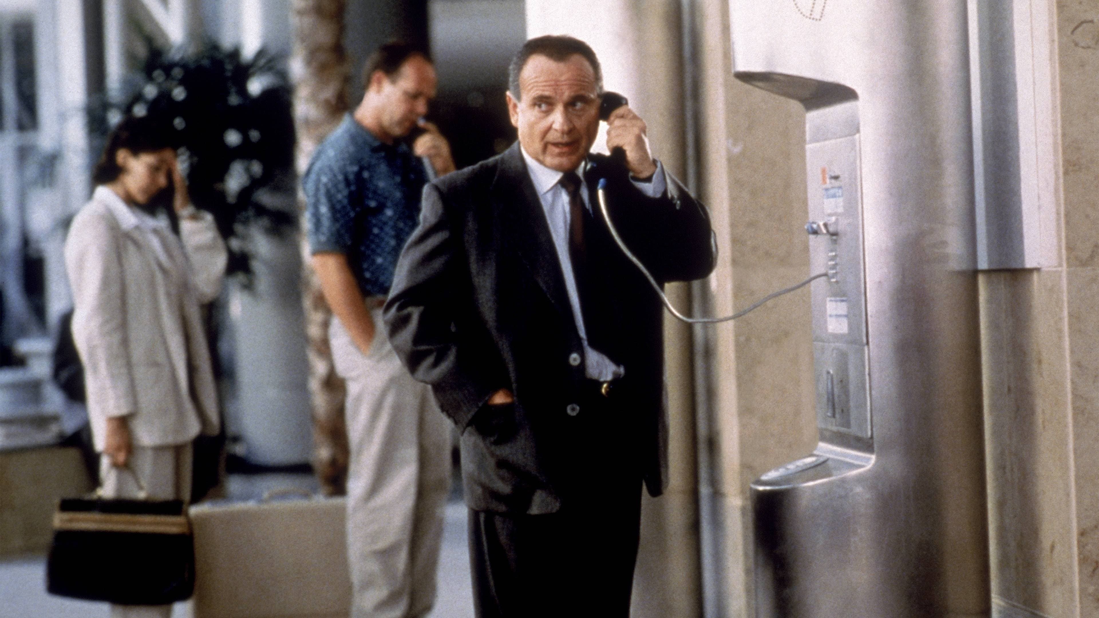 Otto teste e una valigia