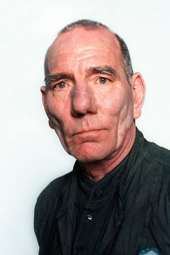 Pete Postlethwaite