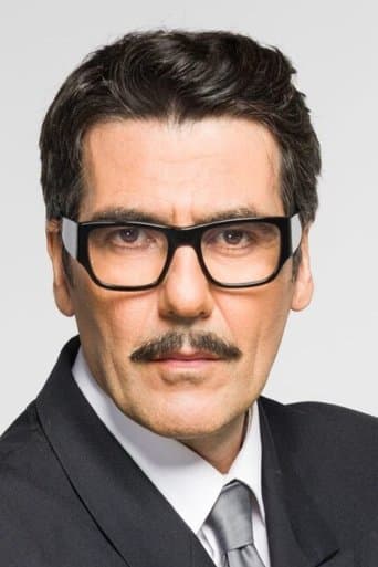 Αντώνης Καρυστινός