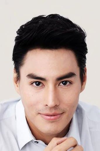 นาวิน เยาวพลกุล