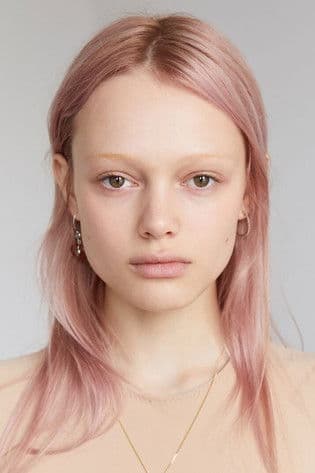 Симона Куст