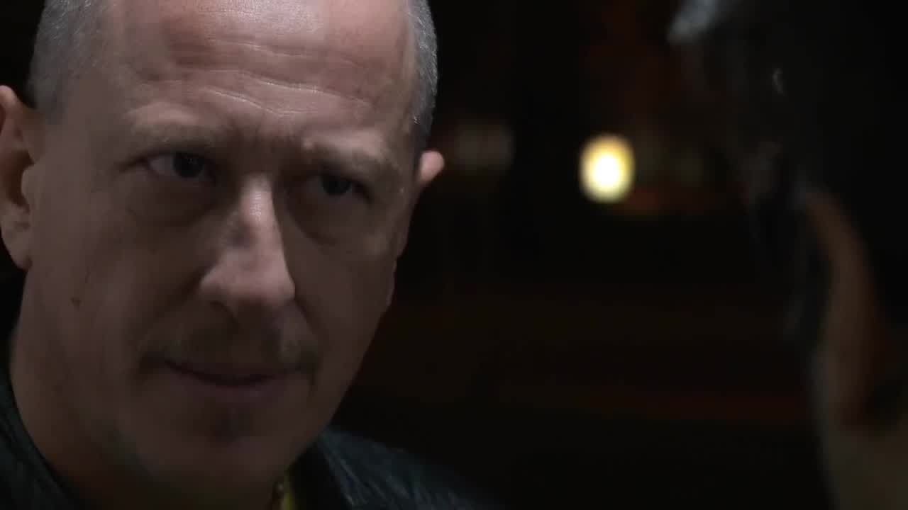 El hombre de al lado