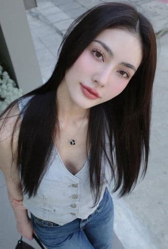 ริณา ฉัตรอมรชัย